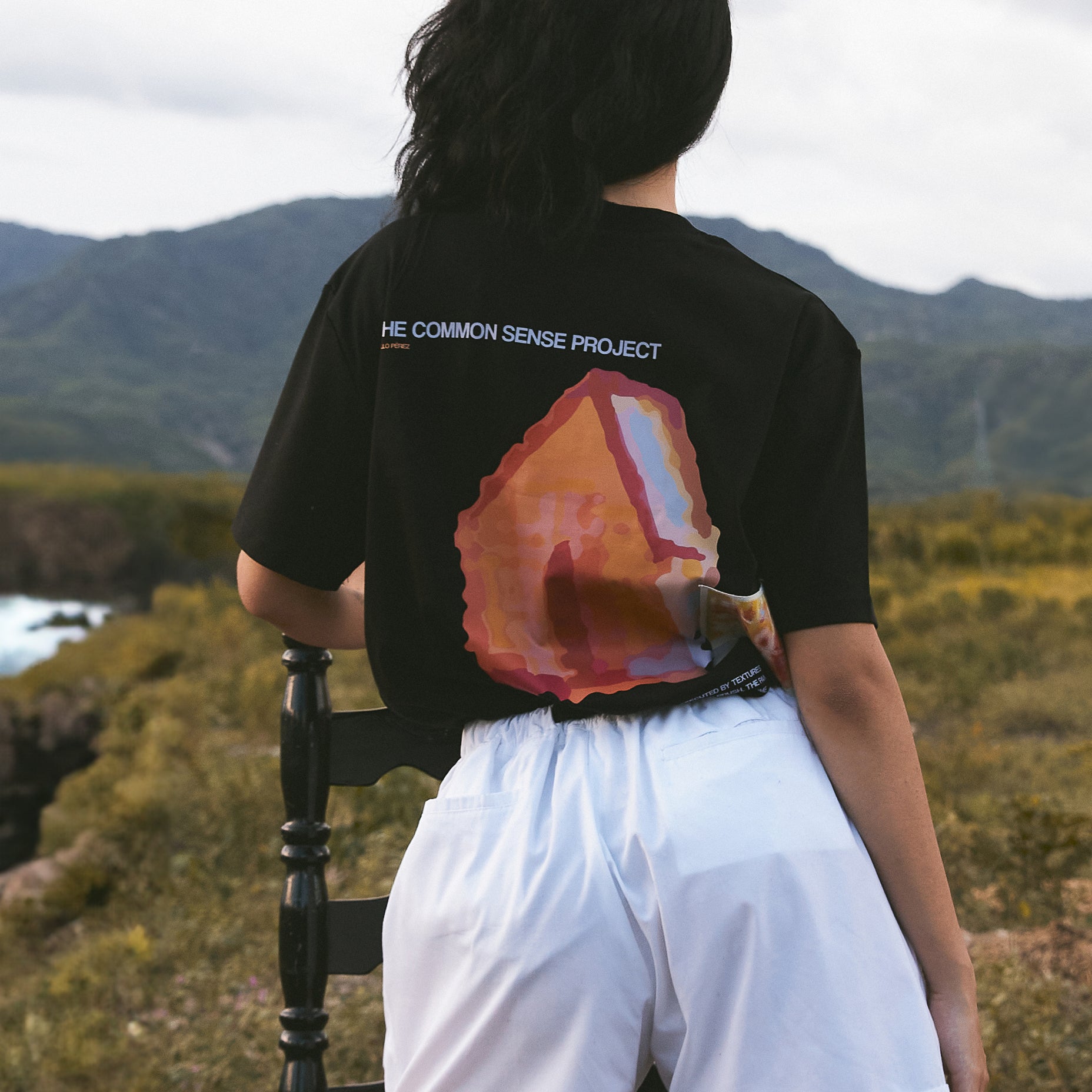 BLURRY SENSE T-SHIRT